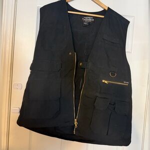 Men's Black Utility Vest size xl new with out tags black